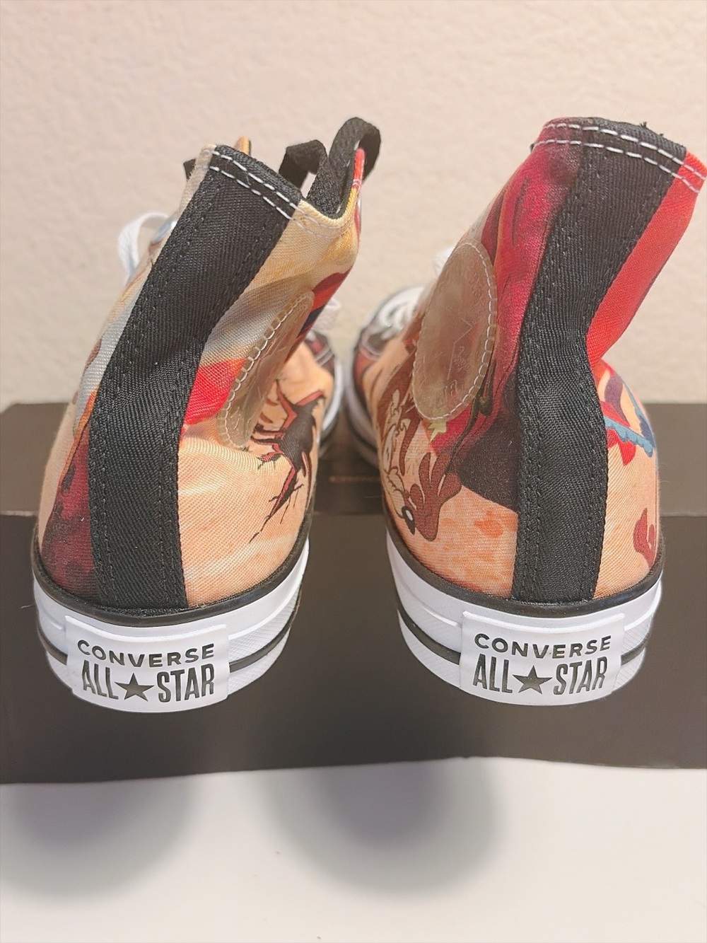 Converse x Looney Tunes Chuck Taylor All Star High Top Shoes W7 New No Full Box - Picture 10 of 13